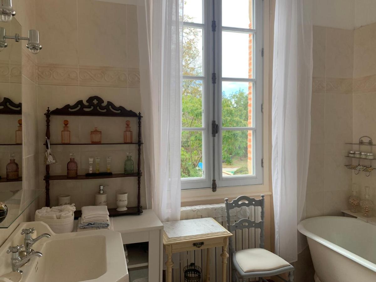 Le Moulin Du Carla Bed & Breakfast Lavaur  Bagian luar foto